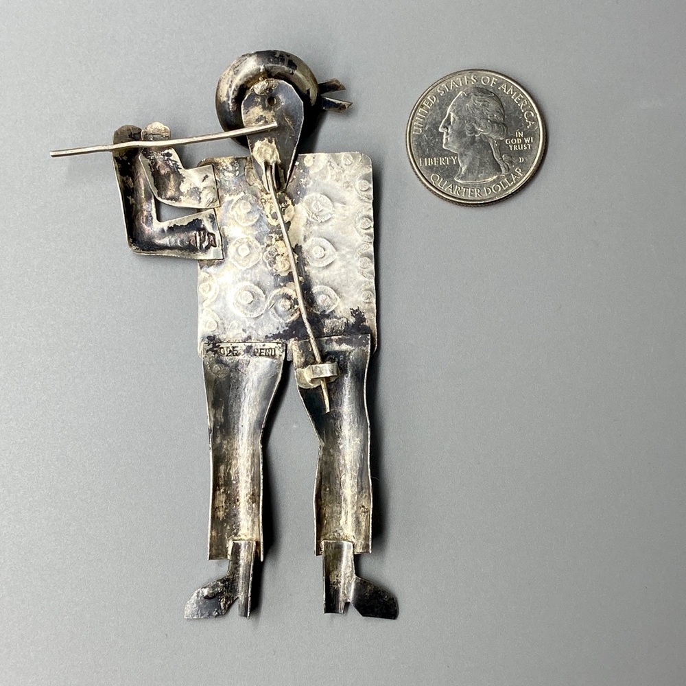 Vintage Sterling Silver Peruvian Brooch Flute Player in Ethnic Dress Stamped 925 - Picture 2 of 16